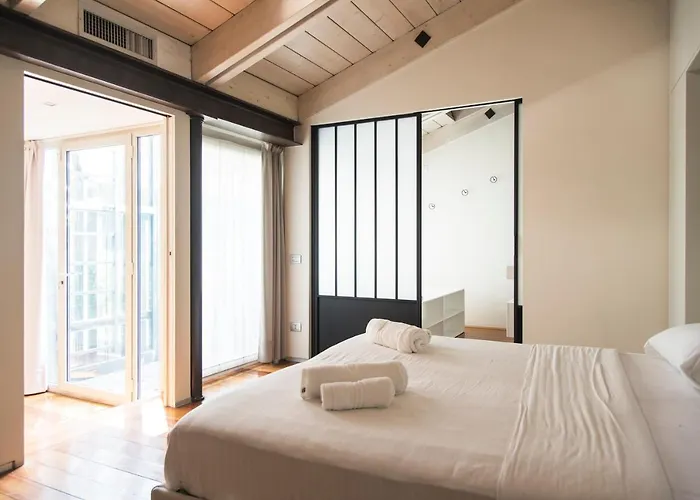 Youhosty - Luxury Town House